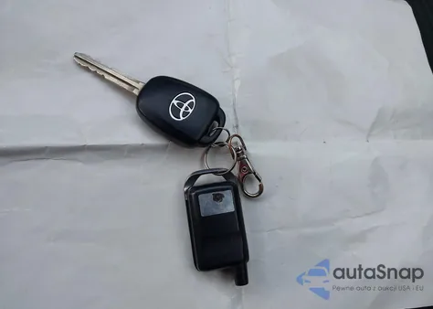 2017 Toyota Rav4 Le z USA, uszkodzony, nr VIN JTMBFREV8HJ114186